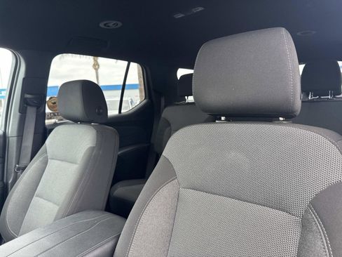 Used 2023 Chevrolet Traverse LT FWD image 24
