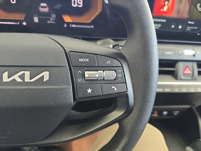 Used 2025 Kia K4 FWD image 18