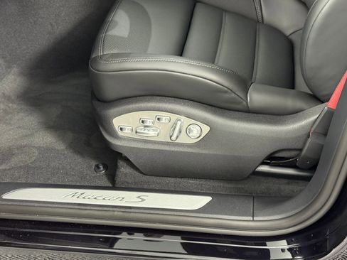 New 2026 Porsche Macan S image 27