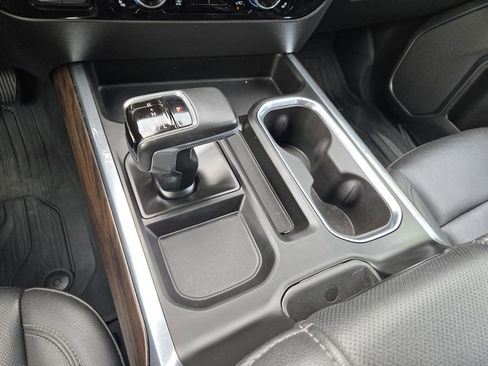 Used 2024 GMC Sierra 1500 SLT image 17