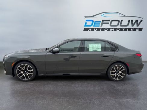 New 2026 BMW 740i xDrive image 19