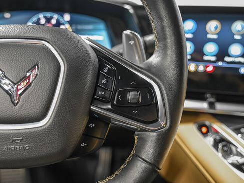 Used 2022 Chevrolet Corvette Stingray w/ Z51 Performance Package image 17