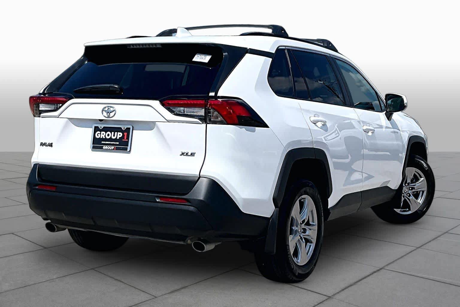 Used 2023 Toyota RAV4 XLE FWD image 13