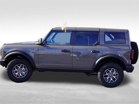 Certified 2025 Ford Bronco Badlands image 9