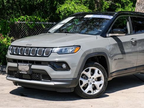 Used 2022 Jeep Compass Limited image 8