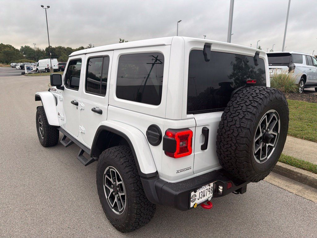Used 2026 Jeep Wrangler Unlimited Rubicon AWD/4WD image 4