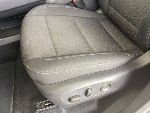 Used 2024 Chevrolet Traverse LT FWD image 12