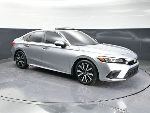 Used 2023 Honda Civic EX image 3