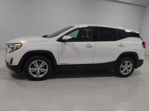Used 2019 GMC Terrain SLE w/ LPO, Floor Liner Package FWD image 2