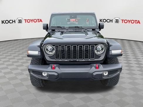 Used 2025 Jeep Wrangler Unlimited Rubicon AWD/4WD image 2