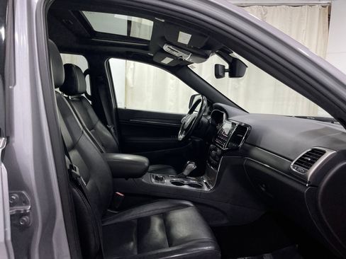 Used 2020 Jeep Grand Cherokee Limited w/ Premium Lighting Group AWD/4WD image 32