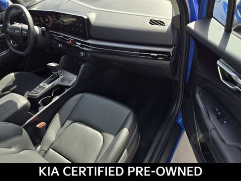 Certified 2026 Kia Sportage EX w/ EX Panorama Roof Package FWD image 7