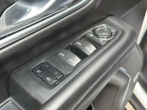 Used 2021 Chevrolet Tahoe Z71 w/ Z71 Off-Road Package AWD/4WD image 9