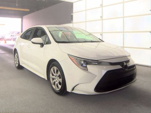 Used 2024 Toyota Corolla LE FWD image 2