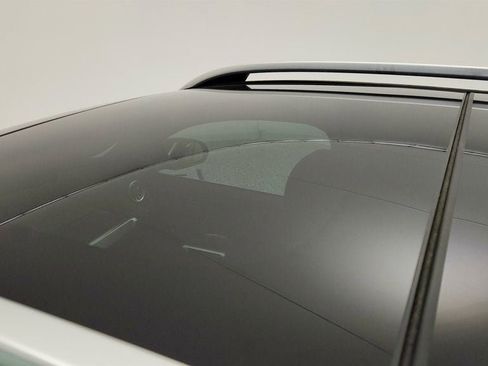 Used 2022 Mercedes-Benz GLB 250 GLB 250 SUV w/ AMG Line Packag image 10