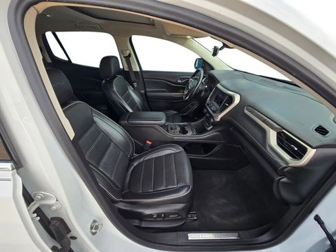 Used 2022 GMC Acadia Denali w/ Denali Technology Package image 25