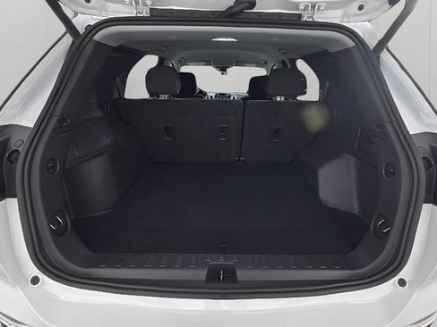 Used 2021 Chevrolet Equinox LT image 32