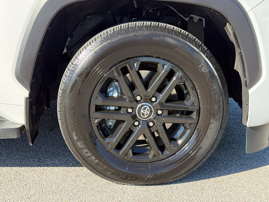 Used 2025 Toyota Sequoia SR5 AWD/4WD image 44