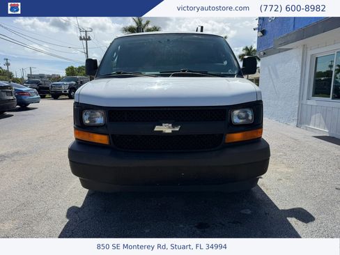 Used 2017 Chevrolet Express 2500 RWD image 8