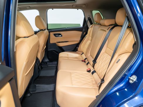 Used 2023 Nissan Rogue Platinum image 31