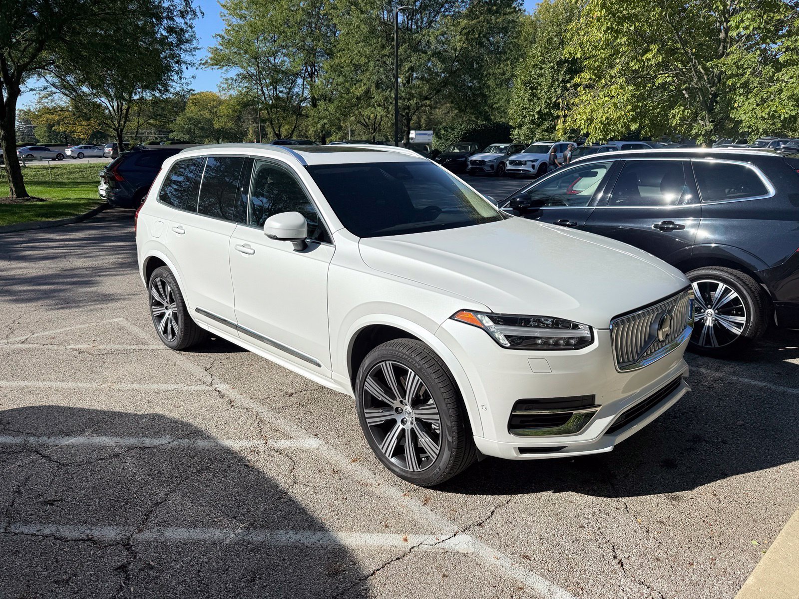Used 2025 Volvo XC90 T8 Plus w/ Protection Package Premier AWD/4WD image 13