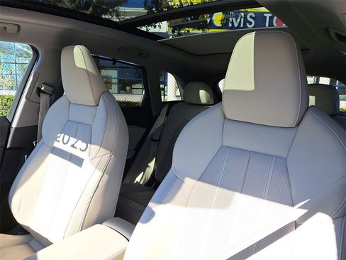 Certified 2025 Audi Q5 Premium Plus w/ Premium Plus image 17