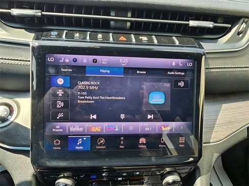 Used 2025 Jeep Grand Cherokee Limited 4xe image 14