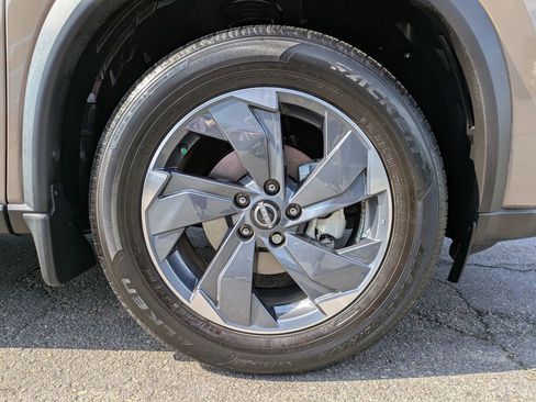 Certified 2025 Nissan Rogue SV w/ SV Premium Package image 21