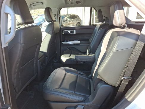 Certified 2022 Ford Explorer XLT w/ Equipment Group 202A image 11