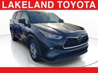 Used 2020 Toyota Highlander LE FWD video 1