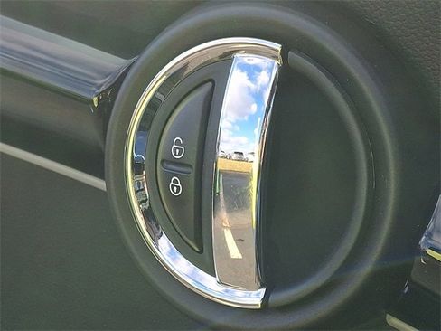 Certified 2023 MINI Cooper S image 27