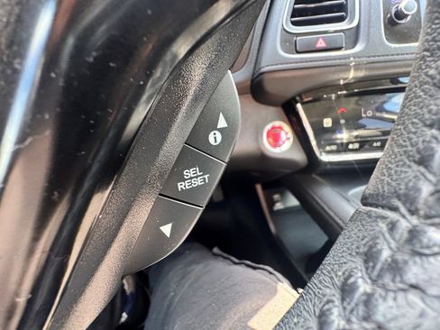 Used 2019 Honda HR-V EX-L image 18