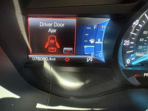 Used 2019 Ford Fusion SE FWD image 16