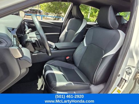 Used 2025 Toyota Camry SE FWD image 7