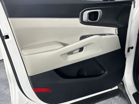 Used 2022 Kia Sorento EX image 29