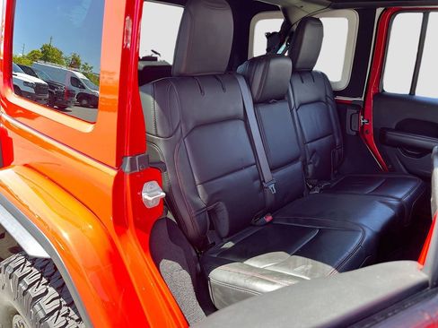 Certified 2025 Jeep Wrangler Unlimited Rubicon AWD/4WD image 26