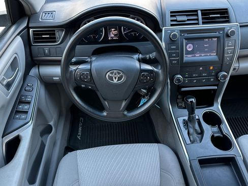 Used 2017 Toyota Camry LE FWD image 15