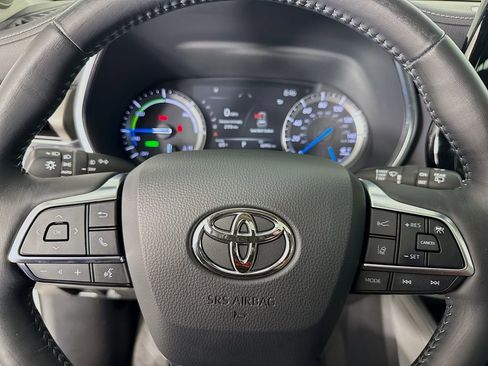 Used 2020 Toyota Highlander Limited image 16