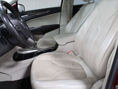 Used 2018 Lincoln MKC Reserve w/ Lincoln MKC Climate Package image 16