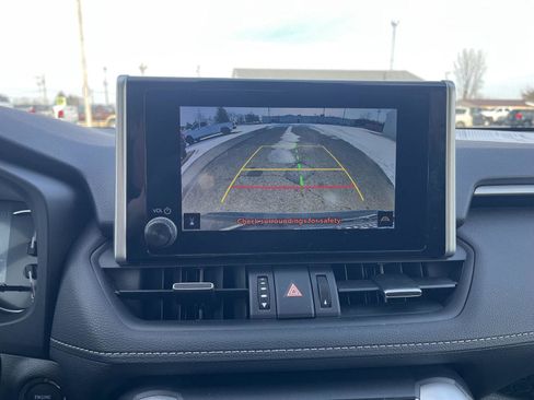 Used 2023 Toyota RAV4 XLE Premium image 15