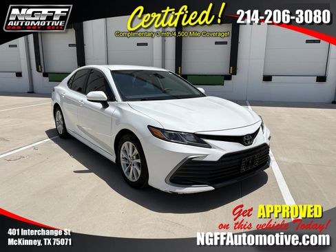 Used 2021 Toyota Camry LE FWD image 1