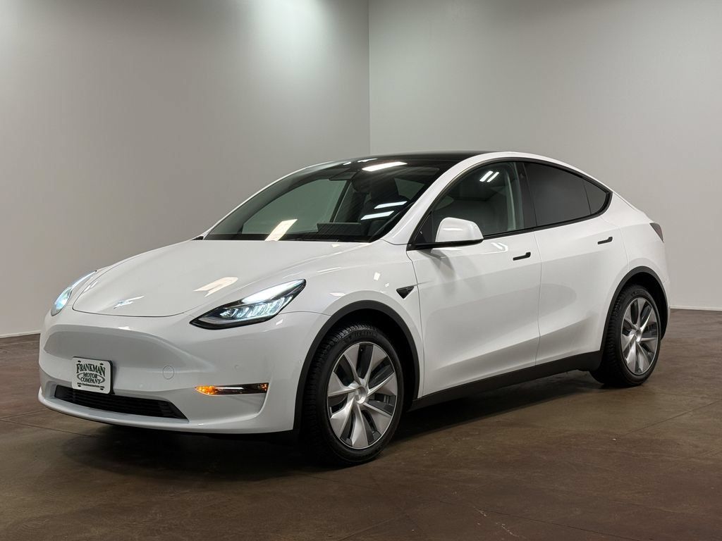 Used 2021 Tesla Model Y Long Range AWD/4WD image 27