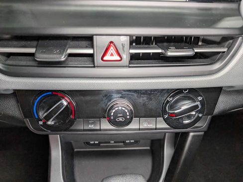 Used 2024 Kia Seltos LX AWD/4WD image 29