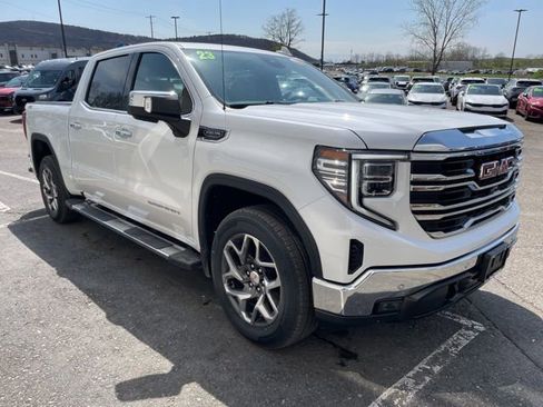 Used 2023 GMC Sierra 1500 SLT w/ SLT Premium Plus Package AWD/4WD image 6
