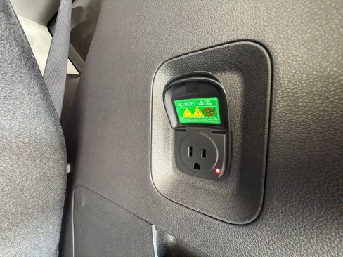 Used 2025 Kia Carnival SX Prestige FWD image 12