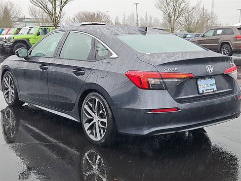 Used 2024 Honda Civic Touring image 4