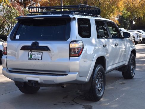 Used 2020 Toyota 4Runner Venture image 8