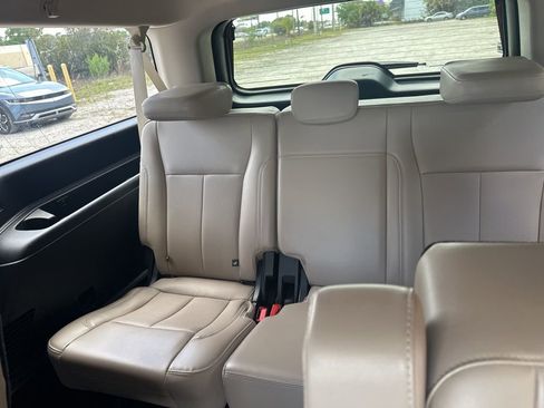 Used 2024 Ford Expedition Max XLT image 8