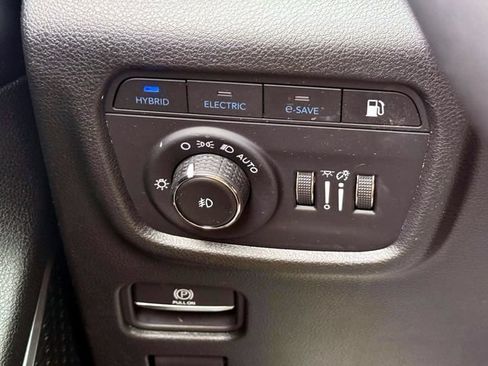 Used 2023 Jeep Grand Cherokee 4WD 4xe image 23