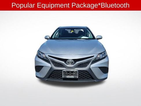 Used 2020 Toyota Camry SE image 2